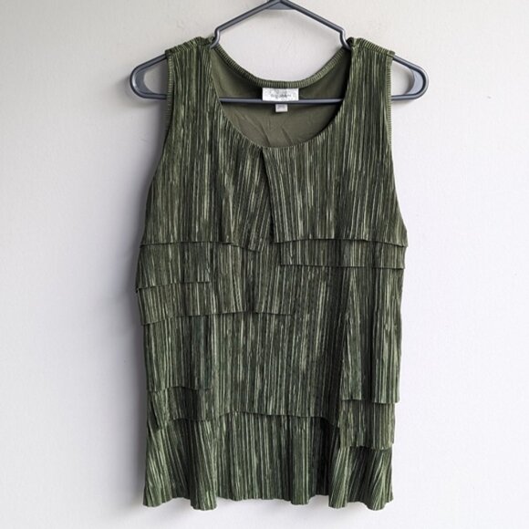 Dress Barn shiny green sleeveless tiered blouse - Picture 1 of 3